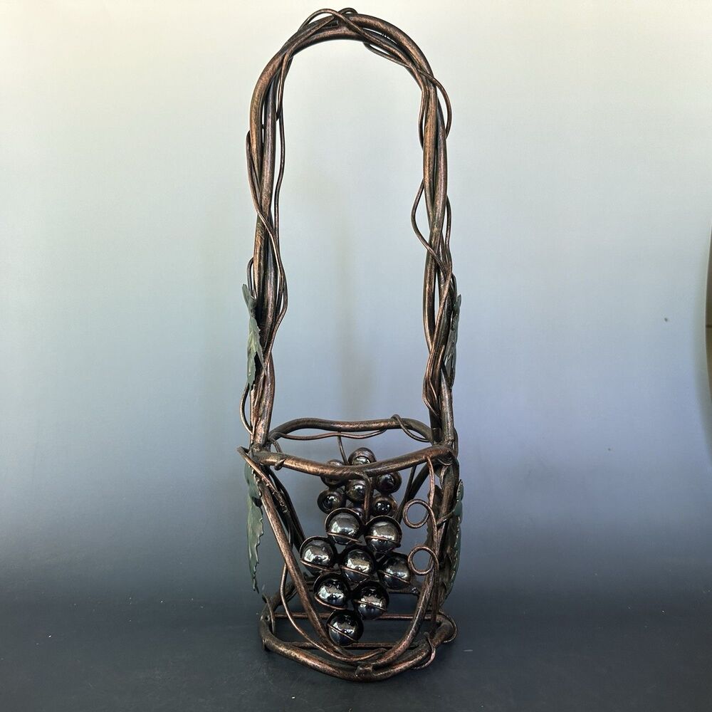 VTG Woven Metal Wine Bottle Holder Grapevine Basket Glass Grapes 14.5” Farmhouse